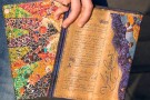 Diář Paperblanks 2026 Gaudi’s Sun midi horizontální DE0758-7